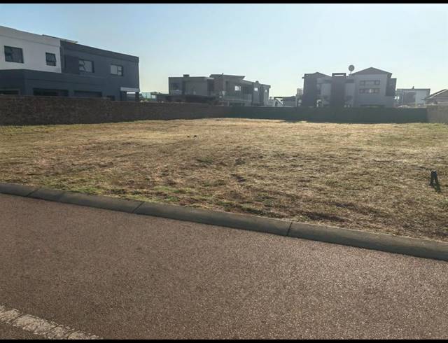 LAND FOR SALE IN SIX FOUNTAINS RESIDENTIAL ESTATE